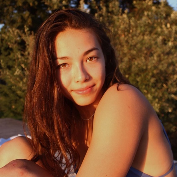 Meet your Posher, Quinn - Picture 3 of 3